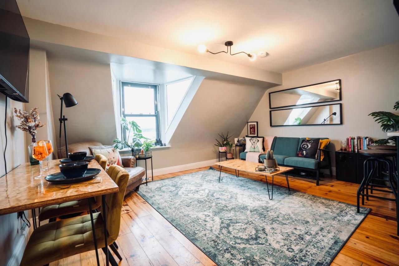 Modern Penthouse Apartment In Cobh Town ภายนอก รูปภาพ